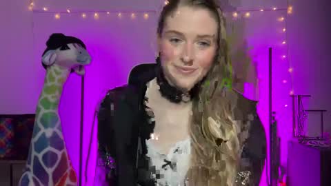 Snapshot of shadebabe chatting on January 5, 5:20 am shadebabe online show from January 5, 5:20 am