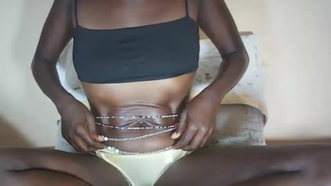 shadow_luxe online show from April 9, 7:58 am