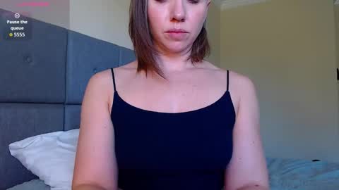 Shalynn online show from October 16, 6:43 pm