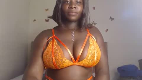 shannky  online show from October 29, 8:40 am