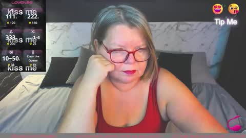Snapshot of shannonshine chatting on September 24, 5:17 am Shannon online show from September 24, 5:17 am