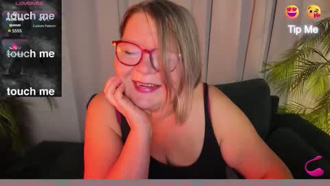 Snapshot of shannonshine chatting on September 17, 1:20 pm Shannon online show from September 17, 1:20 pm