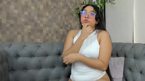Snapshot of shanon_marel chatting on October 4, 12:11 pm SHANON online show from October 4, 12:11 pm