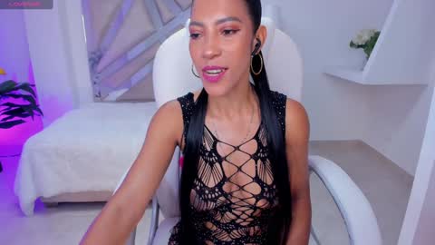 Snapshot of shantall_wills chatting on January 13, 8:15 pm Shantall wills online show from January 13, 8:15 pm