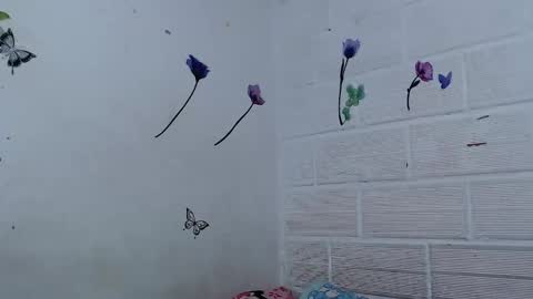 shantalsmith01 online show from December 8, 7:58 am