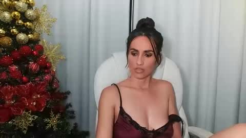 Snapshot of shantalxxx67 chatting on December 17, 1:50 am shantal online show from December 17, 1:50 am