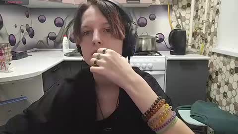 Sara online show from June 26, 5:47 pm