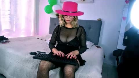 sharlott_3 online show from March 25, 1:14 pm