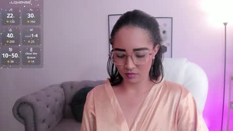 Snapshot of sharon_breezee chatting on September 13, 5:48 am sharon_breezee online show from September 13, 5:48 am