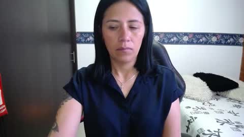 Snapshot of sharoon__cherry_ chatting on October 22, 11:48 am sharon online show from October 22, 11:48 am