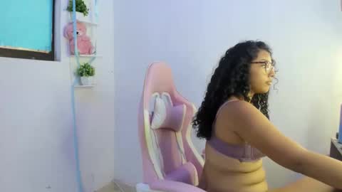 Snapshot of shasha009 chatting on October 20, 8:56 pm loraine online show from October 20, 8:56 pm