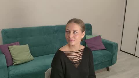 Snapshot of shawty_sue chatting on October 10, 11:42 pm Sue online show from October 10, 11:42 pm