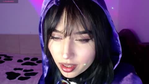 Shayla 3 online show from October 17, 9:40 pm