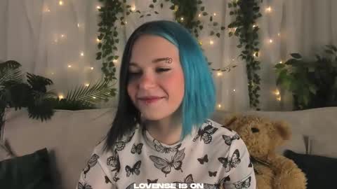 Snapshot of she_well chatting on October 20, 11:13 am Anika online show from October 20, 11:13 am