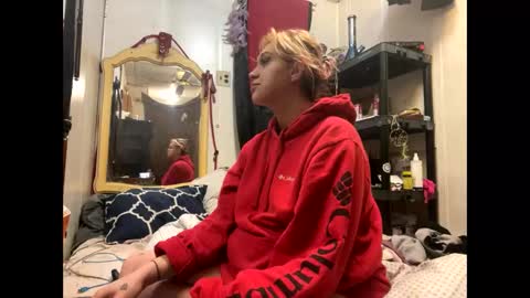 Shelby holes online show from December 8, 9:57 am