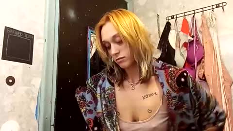 Shelby holes online show from December 22, 1:03 pm