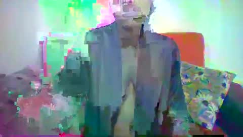 Snapshot of shelia420715 chatting on February 22, 9:23 am shelia420715 online show from February 22, 9:23 am