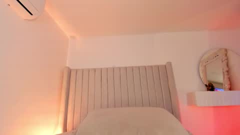 shelynna_azzul online show from March 25, 8:34 pm