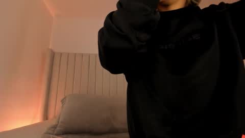 shelynna_azzul online show from March 24, 8:14 pm