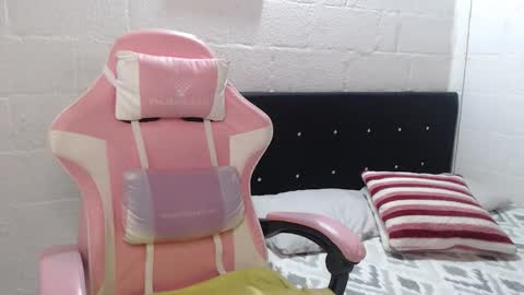 shira evans40 online show from February 24, 10:36 am