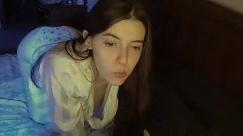 shiraha___rafieru online show from October 18, 8:43 pm