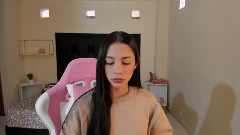 Snapshot of shkendall chatting on December 26, 1:21 pm kendal online show from December 26, 1:21 pm