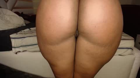 Snapshot of shortandsweete chatting on October 13, 2:25 am shawry online show from October 13, 2:25 am