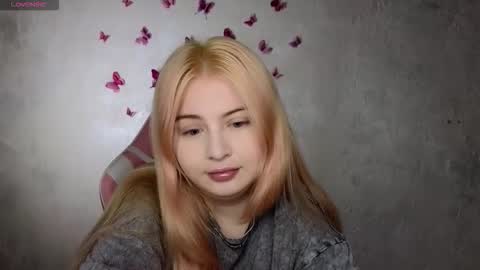 Molly online show from September 15, 7:43 pm