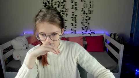 Snapshot of shy_elina01 chatting on October 20, 10:29 am shy_elina01 online show from October 20, 10:29 am