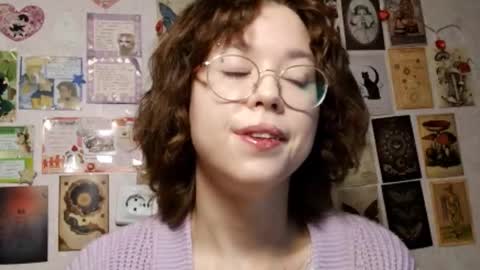 Snapshot of shy_kiss_twinkle_bloop chatting on September 12, 3:19 pm Milena online show from September 12, 3:19 pm