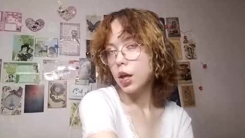 Snapshot of shy_kiss_twinkle_bloop chatting on October 8, 5:17 pm Milena online show from October 8, 5:17 pm