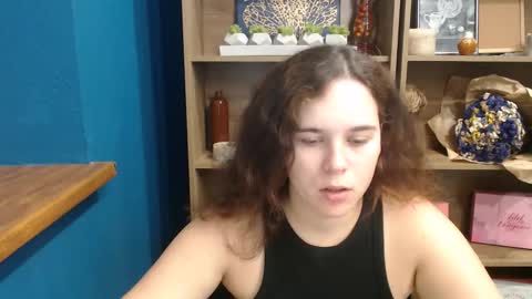 shy_lil online show from September 28, 9:36 am