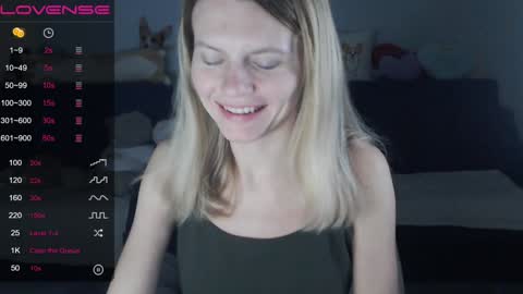 Snapshot of shy_moony chatting on December 10, 10:05 pm just Alex online show from December 10, 10:05 pm