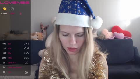 Snapshot of shy_moony chatting on December 29, 10:12 am just Alex online show from December 29, 10:12 am