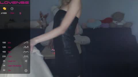 Snapshot of shy_moony chatting on December 30, 4:18 pm just Alex online show from December 30, 4:18 pm