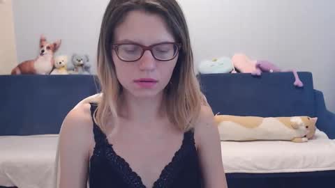 Snapshot of shy_moony chatting on October 10, 3:28 pm just Alex online show from October 10, 3:28 pm