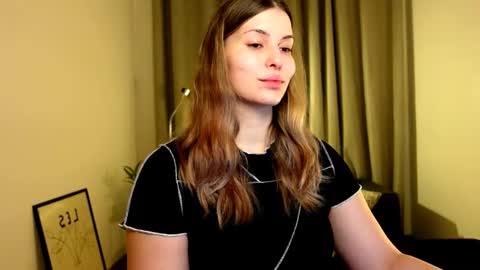 shy_nerd_babyy online show from February 9, 5:29 am