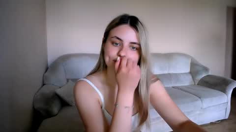 shy_sabrina_ online show from May 30, 1:53 pm
