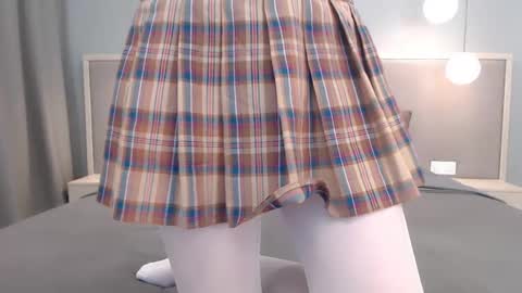 Snapshot of shy_schoolgirl_ chatting on October 6, 6:12 pm shy_schoolgirl_ online show from October 6, 6:12 pm