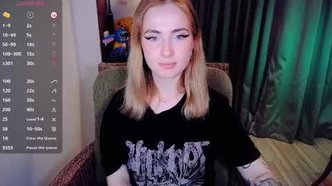 Effie online show from November 11, 2:03 pm