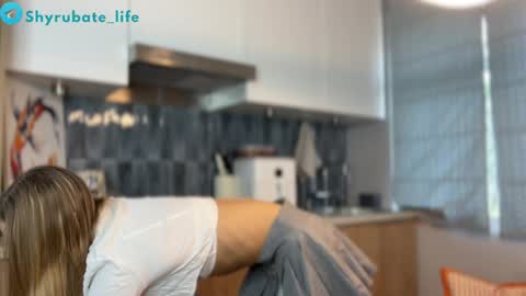 Aurora online show from April 3, 6:55 am