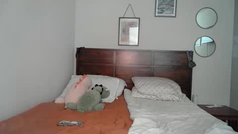 shypetitebaby online show from November 18, 5:03 pm