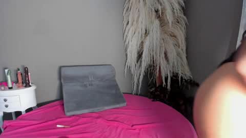 sienna_glow online show from October 15, 1:25 pm