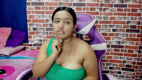sienna_lux01 online show from April 18, 2:36 am
