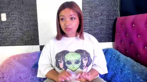 sienna_lux01 online show from March 27, 8:26 am