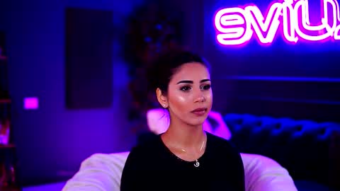 Sienna online show from November 19, 11:43 am