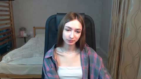 Snapshot of silkymiley chatting on October 5, 7:35 am silkymiley online show from October 5, 7:35 am