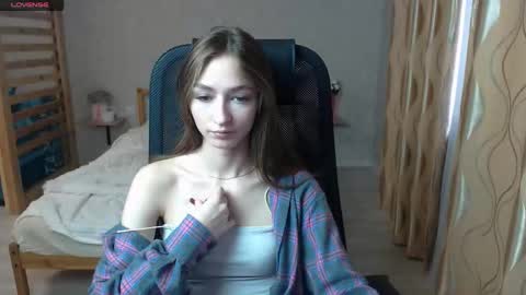 Snapshot of silkymiley chatting on October 8, 8:07 am silkymiley online show from October 8, 8:07 am