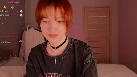 silly___woman online show from May 10, 9:55 am