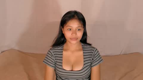 L Y N online show from February 8, 4:38 am